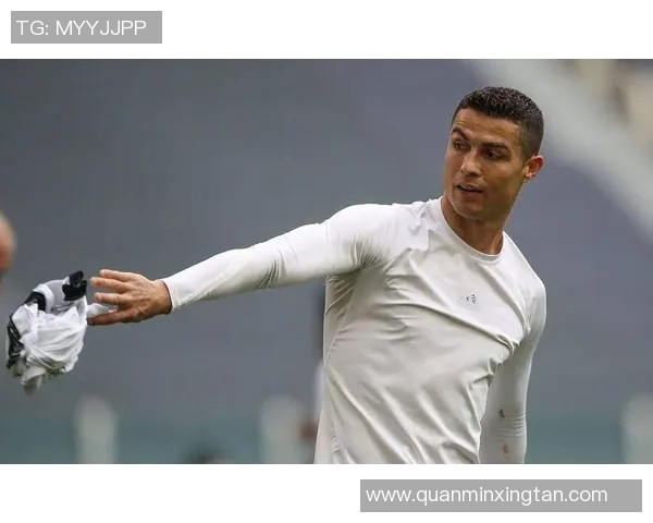 现役足坛高龄球星坚守赛场展现不老传奇精神力量 现役足坛高龄球星坚守赛场展现不老传奇精神力量